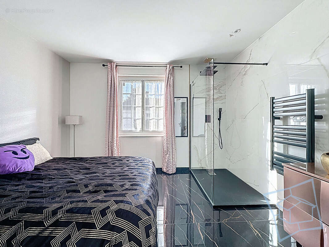 Maison à CERNAY-LA-VILLE