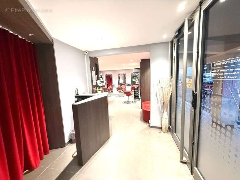 Commerce à LE CHESNAY