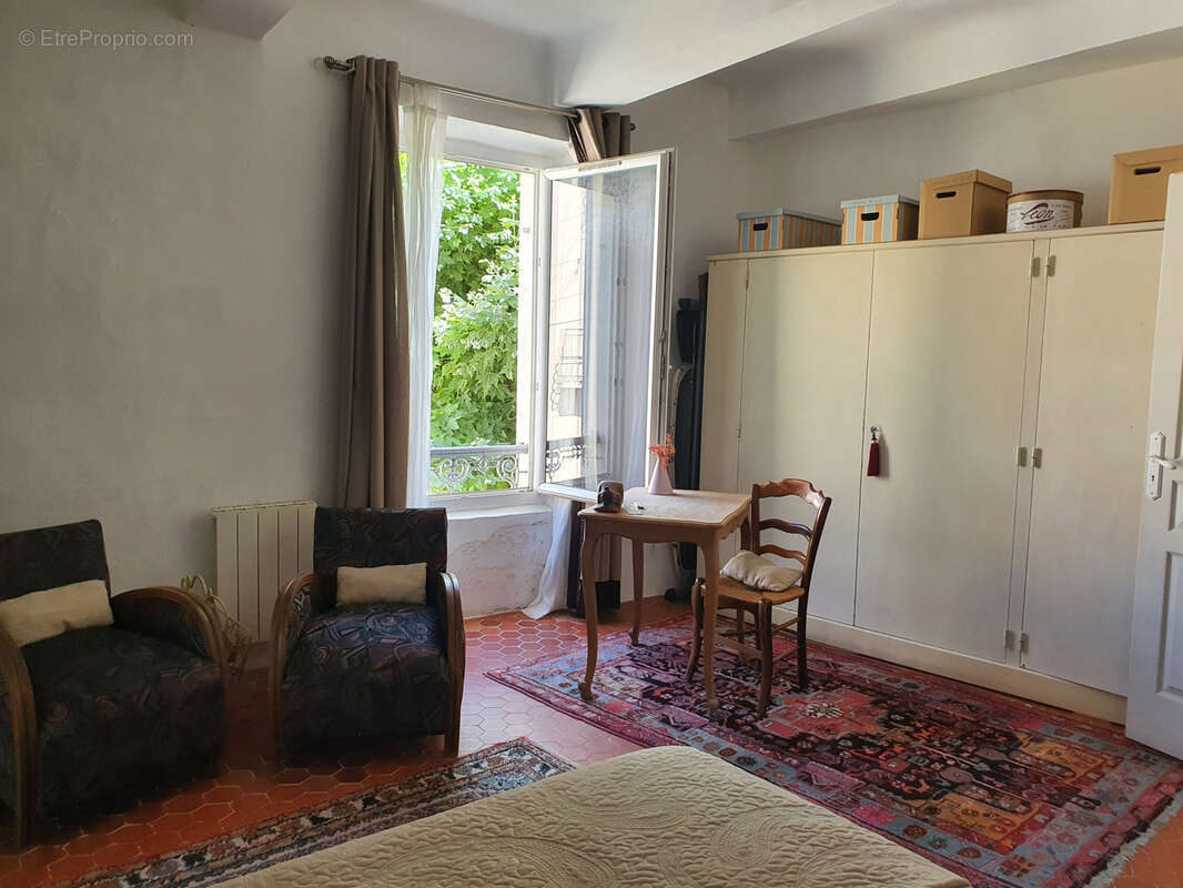 Maison à LA BASTIDE-DES-JOURDANS