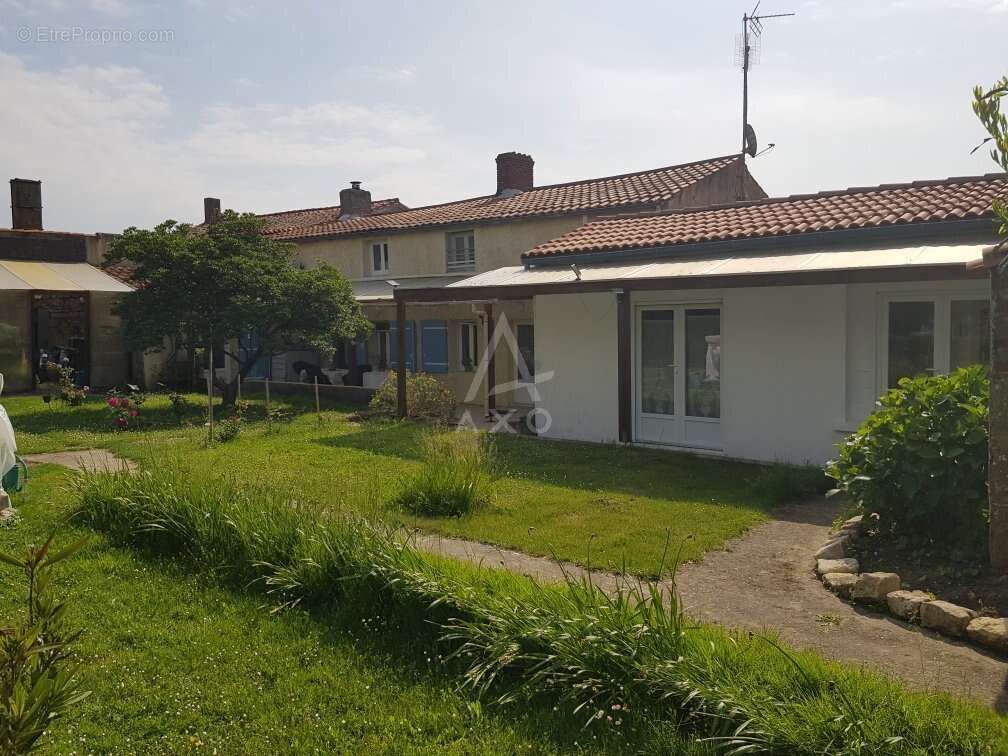 Maison à SAINT-MICHEL-EN-L&#039;HERM