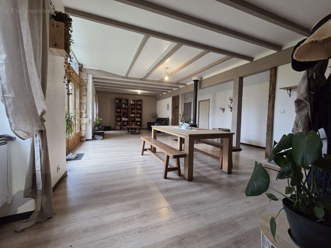 Maison à SAINT-HILAIRE-BONNEVAL