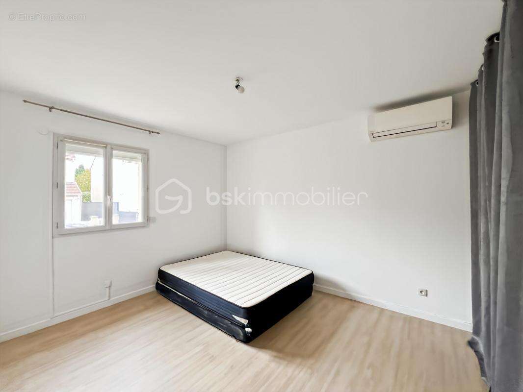 Maison à LIMEIL-BREVANNES