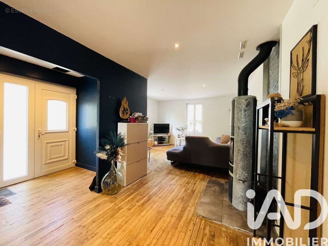 Photo 2 - Maison à BARBEZIEUX-SAINT-HILAIRE