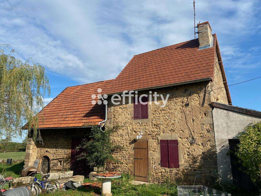 Maison à SAINT-SYMPHORIEN-DES-BOIS