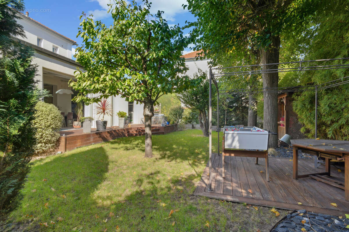 Maison à LE PERREUX-SUR-MARNE