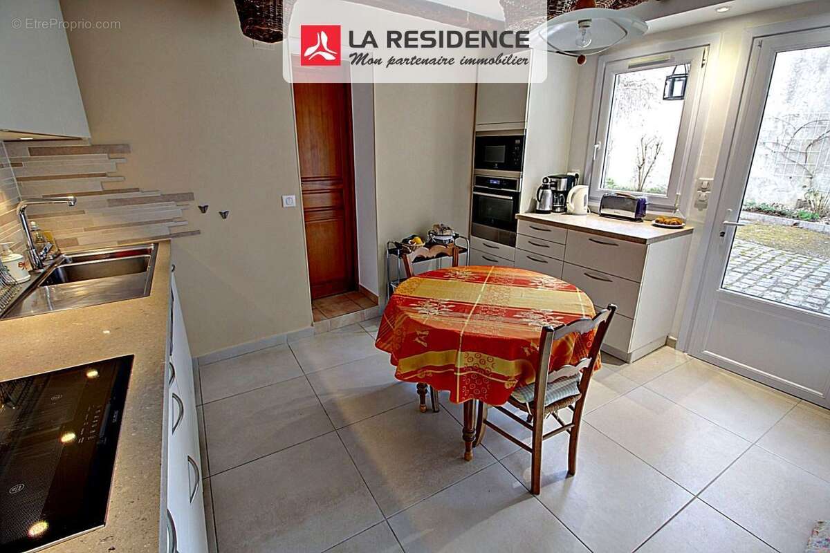 Maison à VAUX-SUR-SEINE