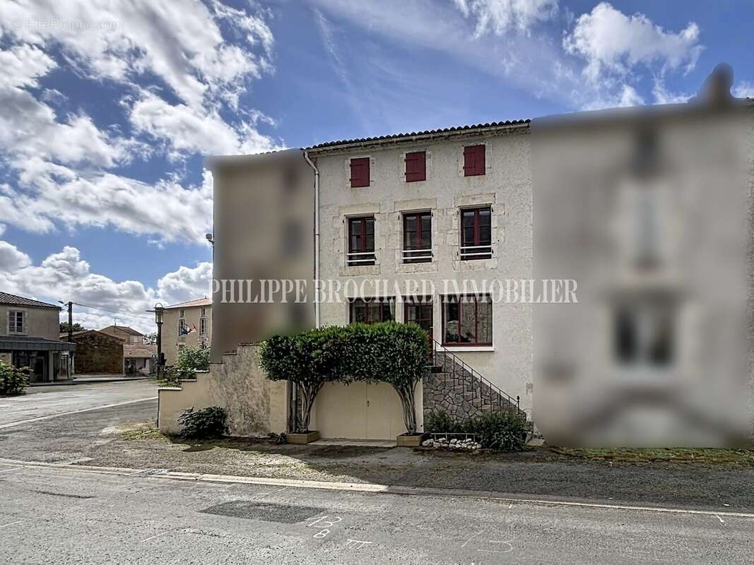 Maison à MOUTIERS-SUR-LE-LAY