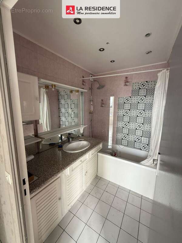 Appartement à SARTROUVILLE