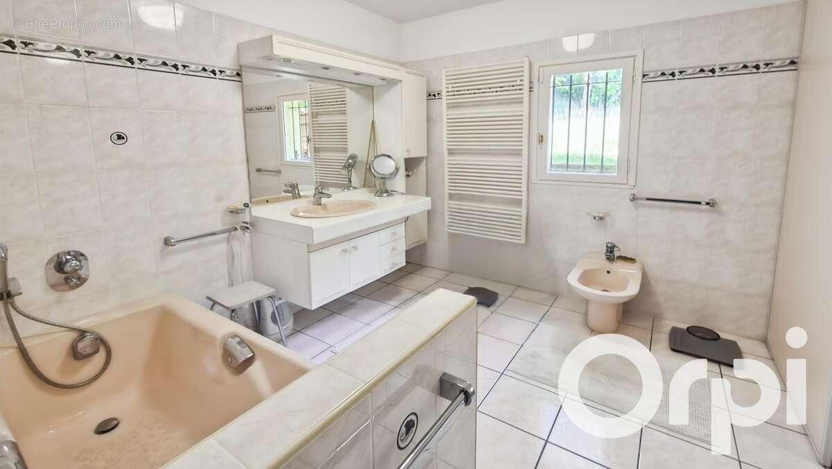 Maison à SAINT-MARTIN-D&#039;ARDECHE