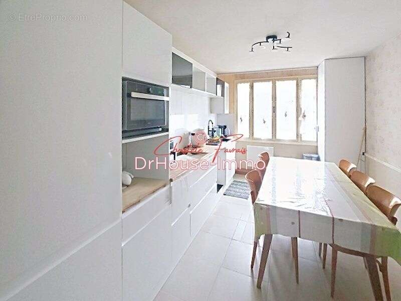 Maison à SAINT-GEORGES-DE-REINTEMBAULT