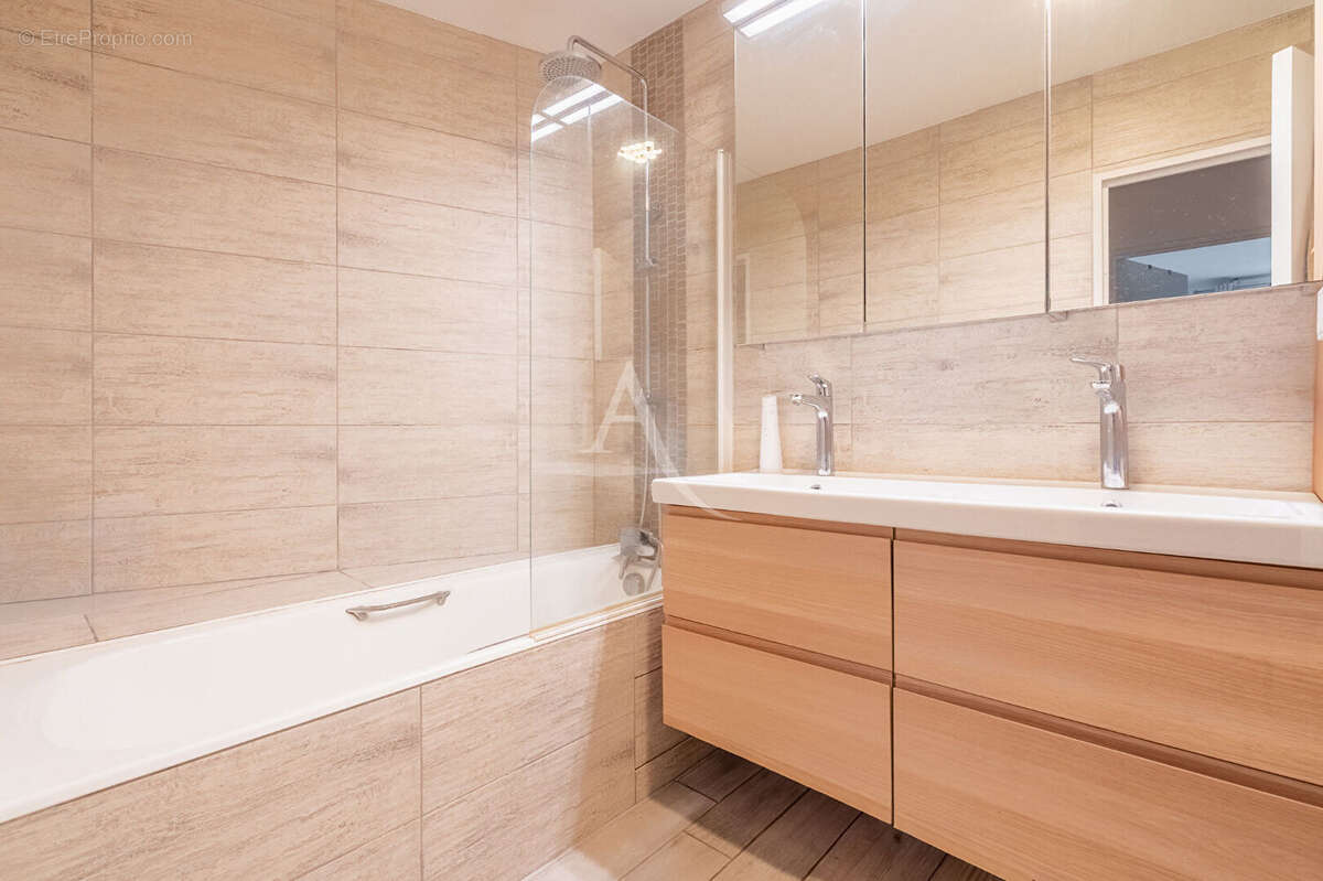 Appartement à ISSY-LES-MOULINEAUX