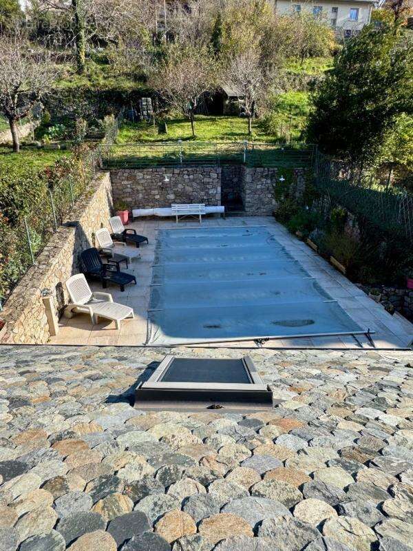 Maison à ENTRAYGUES-SUR-TRUYERE