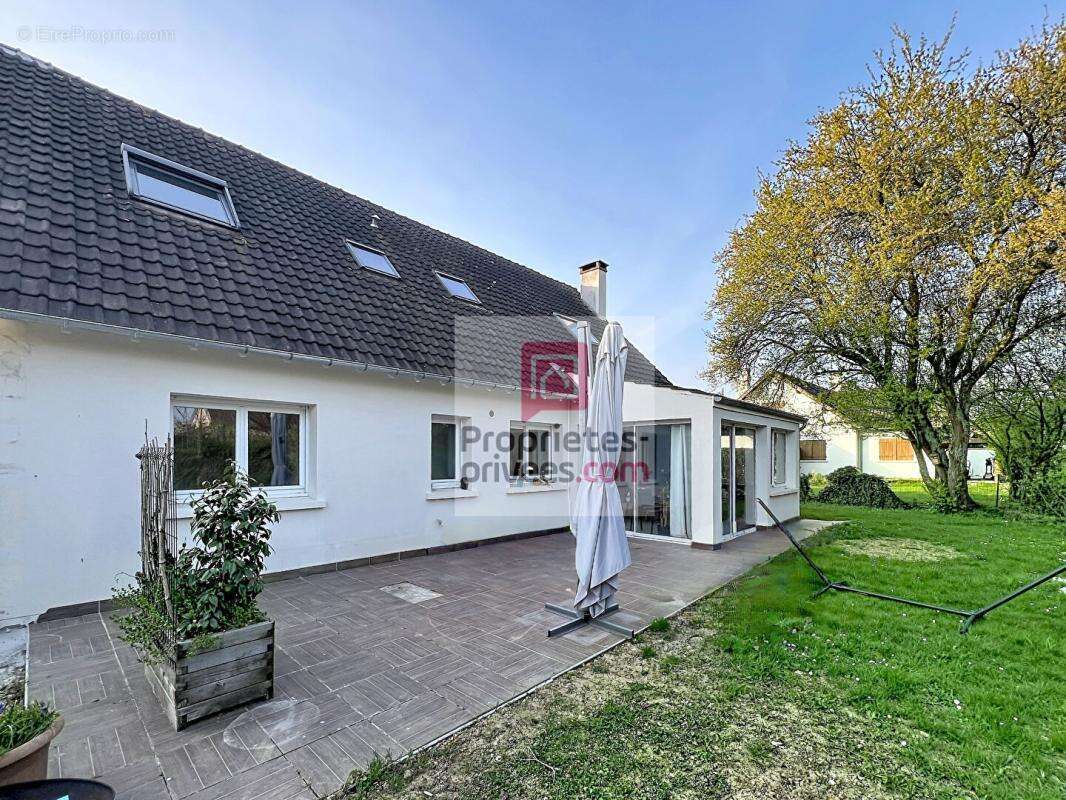 Maison à LE PERRAY-EN-YVELINES