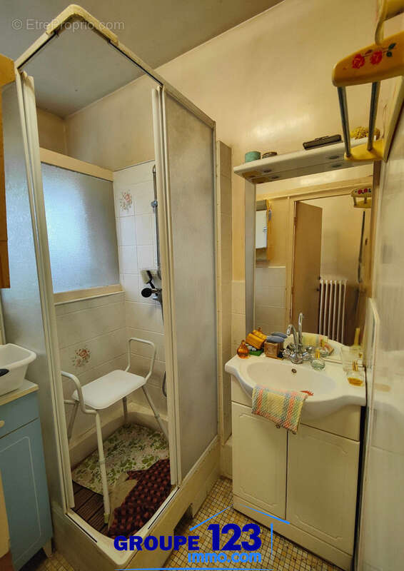 Maison avec près de 6 000 m2 de terrain   Un fort potentiel à révéler - photo 8