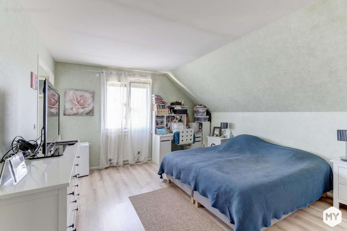 Maison à PERIGNAT-LES-SARLIEVE