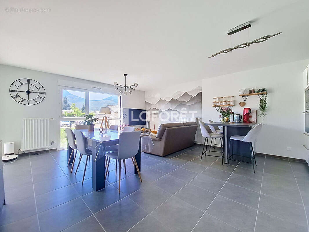 Appartement à MYANS
