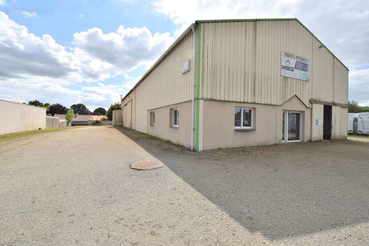 Commerce à LA LIMOUZINIERE