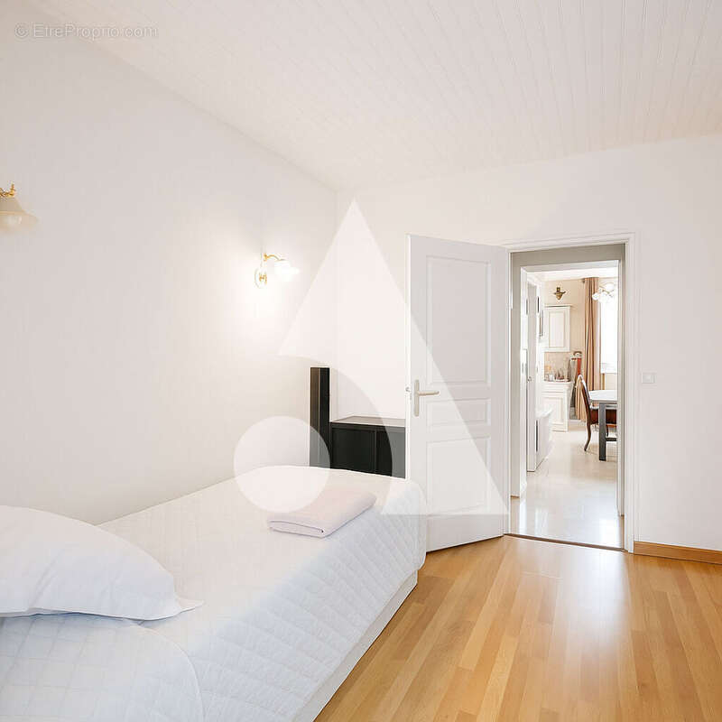 Appartement à LA GARENNE-COLOMBES