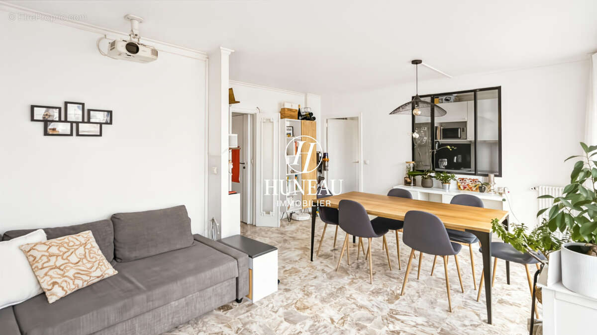 Appartement à PARIS-14E