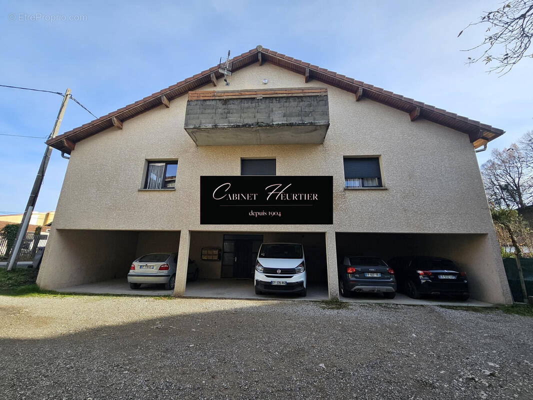 Appartement à BEAUCROISSANT