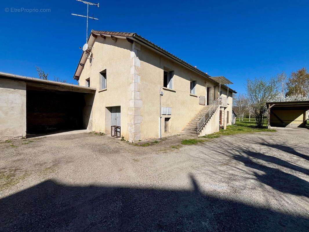 Maison à COLAYRAC-SAINT-CIRQ