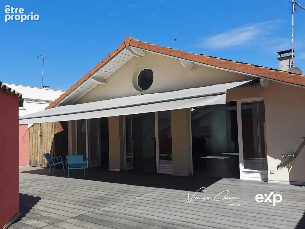 Appartement 181 m² à Oullins  - photo 2