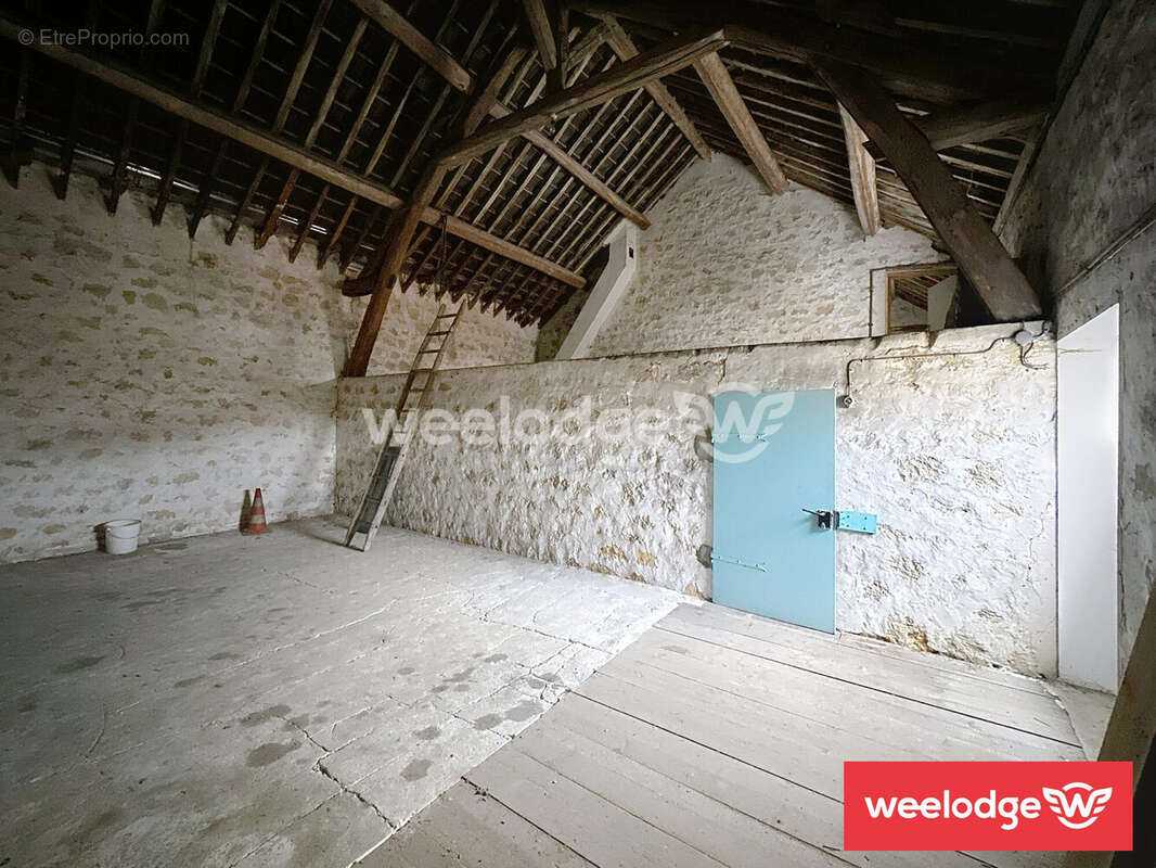 Maison à JOUY-LE-MOUTIER