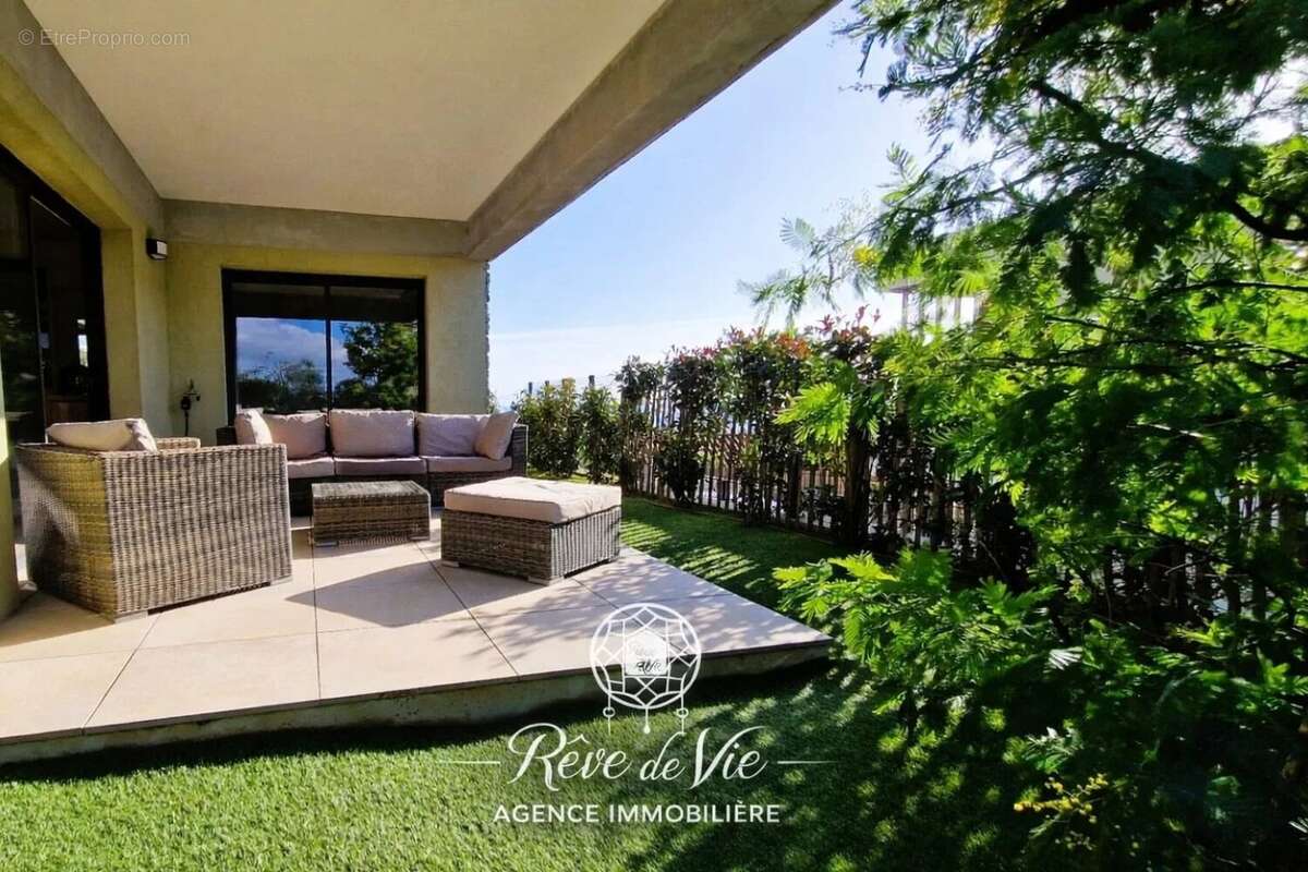 Appartement à BORMES-LES-MIMOSAS