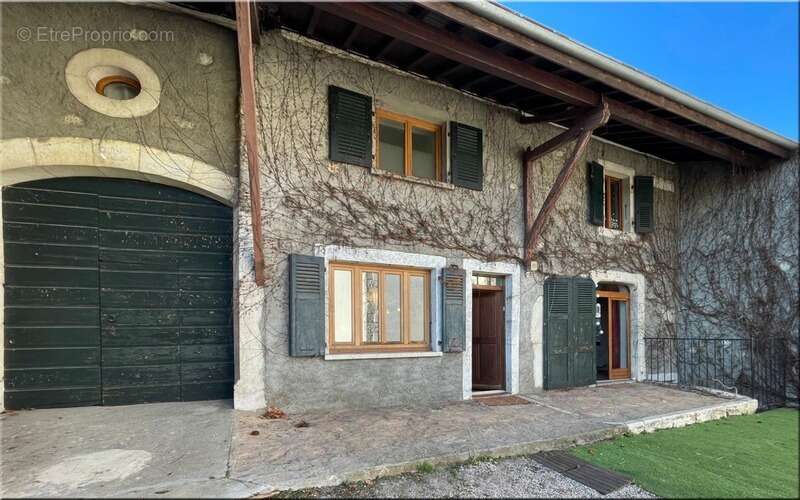 Maison à THOIRY