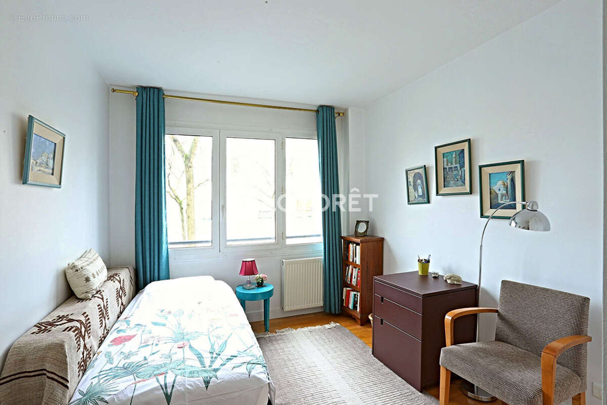 Appartement Paris 4 pièce(s) 102 m2 avec deux caves. - photo 16