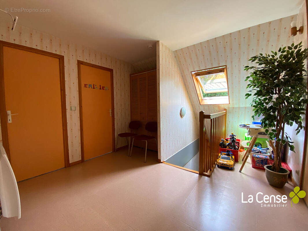 Maison à PERONNE-EN-MELANTOIS