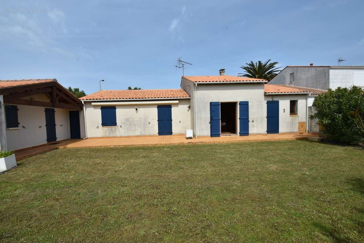 Ile d'OLERON, LA BREE LES BAINS (17), Charente-Maritime, Maison à vendre 5 pièces, 106 m² habitables, terrain 540 m² - photo 3