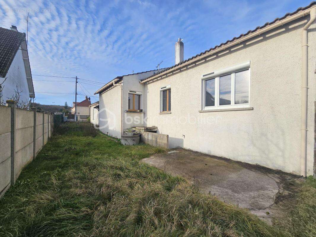 Maison à SAINT-PIERRE-LES-NEMOURS