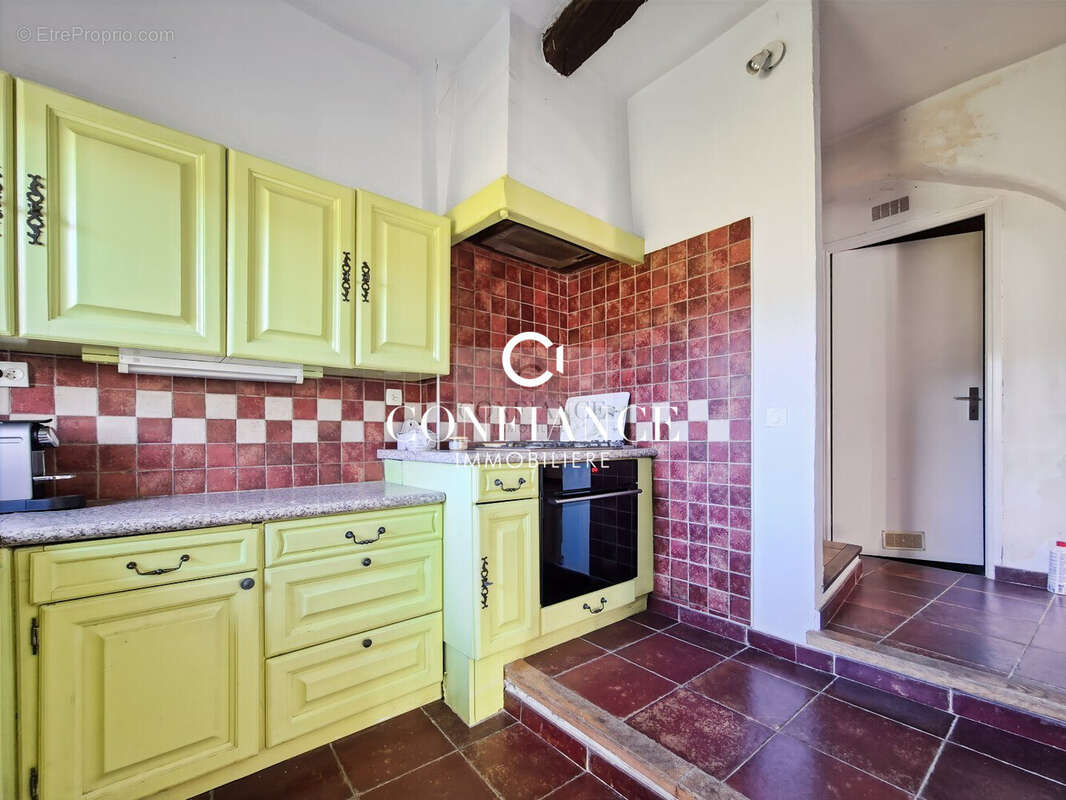 Appartement à CONTES