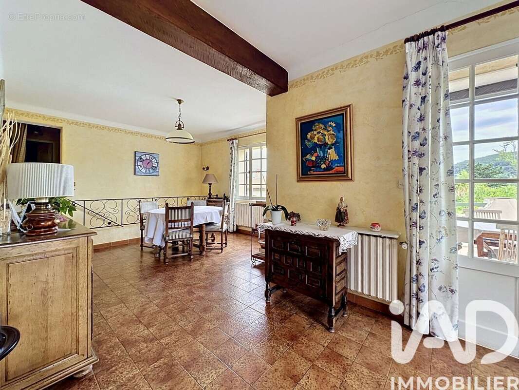 Maison 159 m² à La Cadiere-D'azur  - photo 8