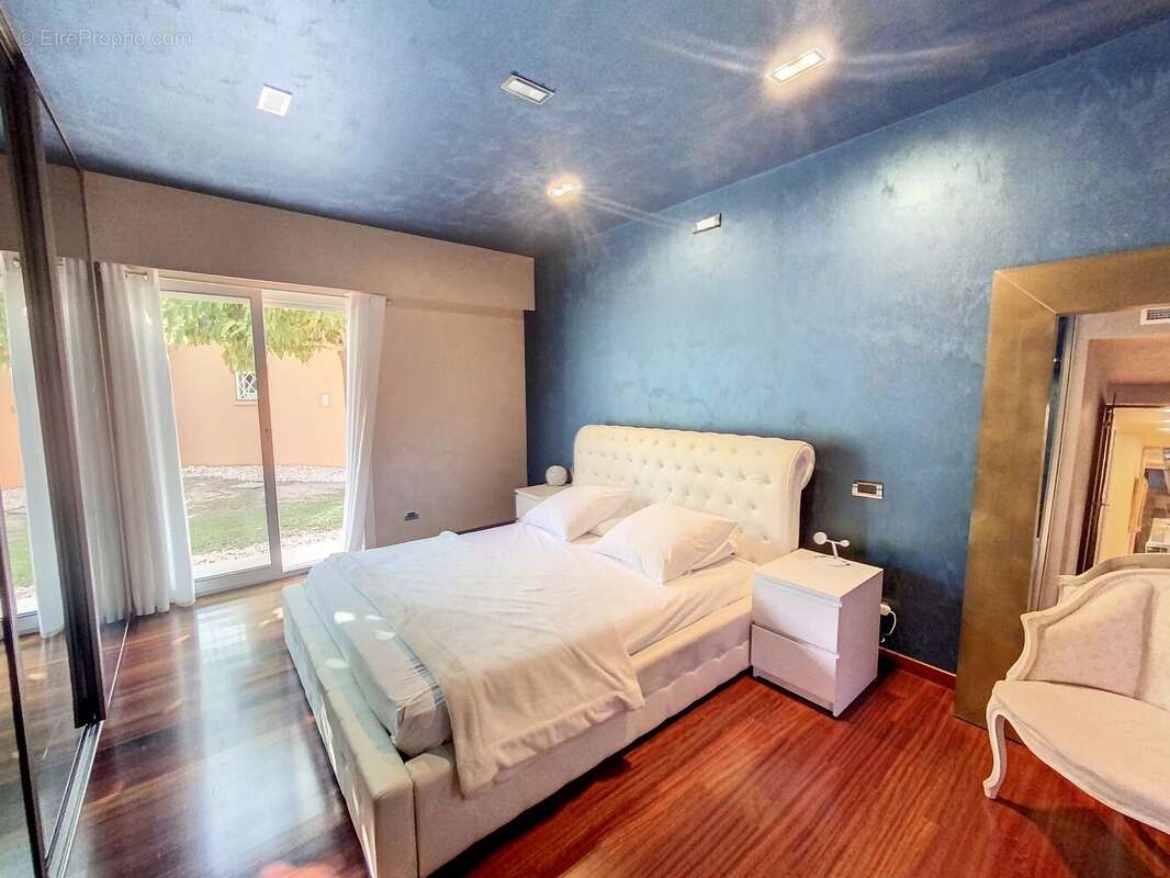 Maison à MANDELIEU-LA-NAPOULE