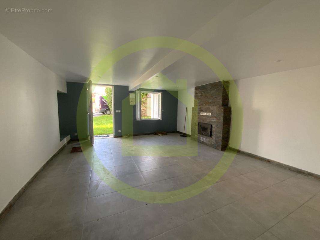 Maison à GENOUILLAC