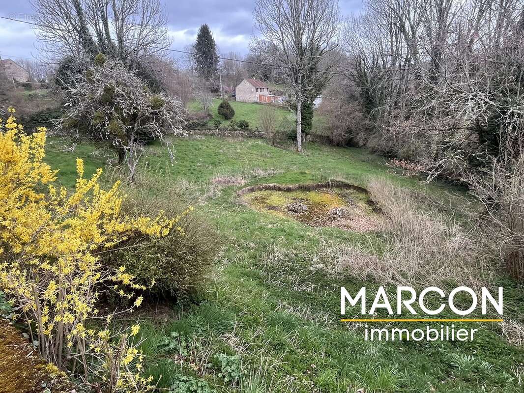 Maison à CROZE