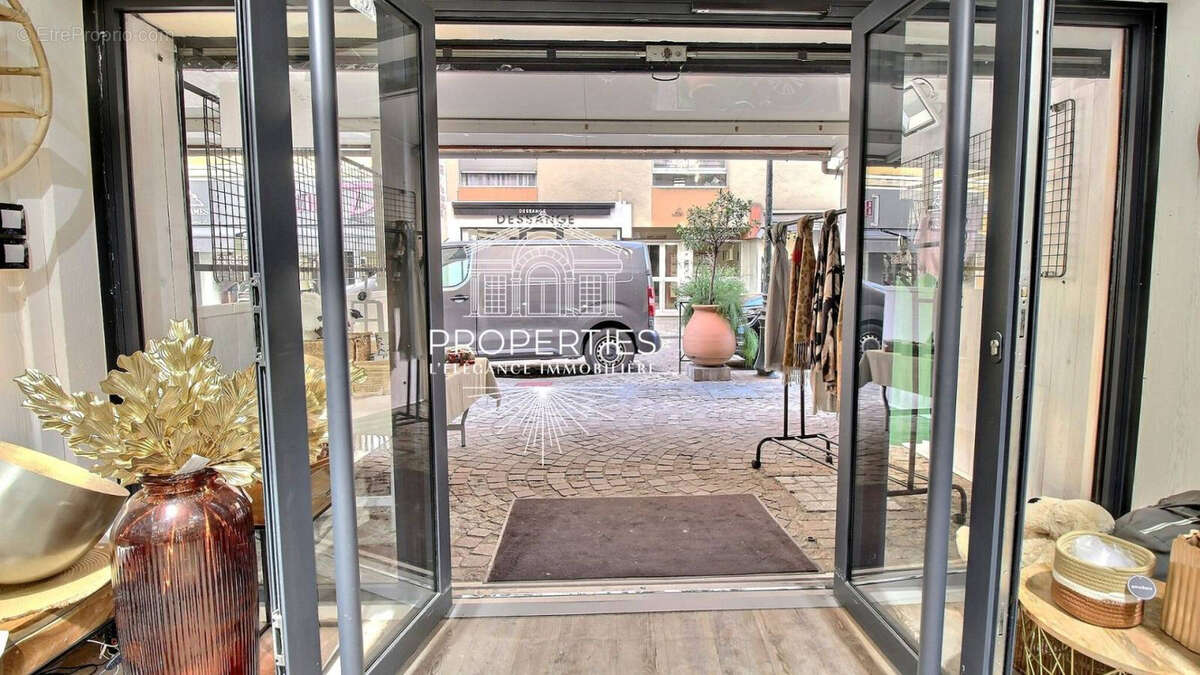 Commerce à LE LAVANDOU