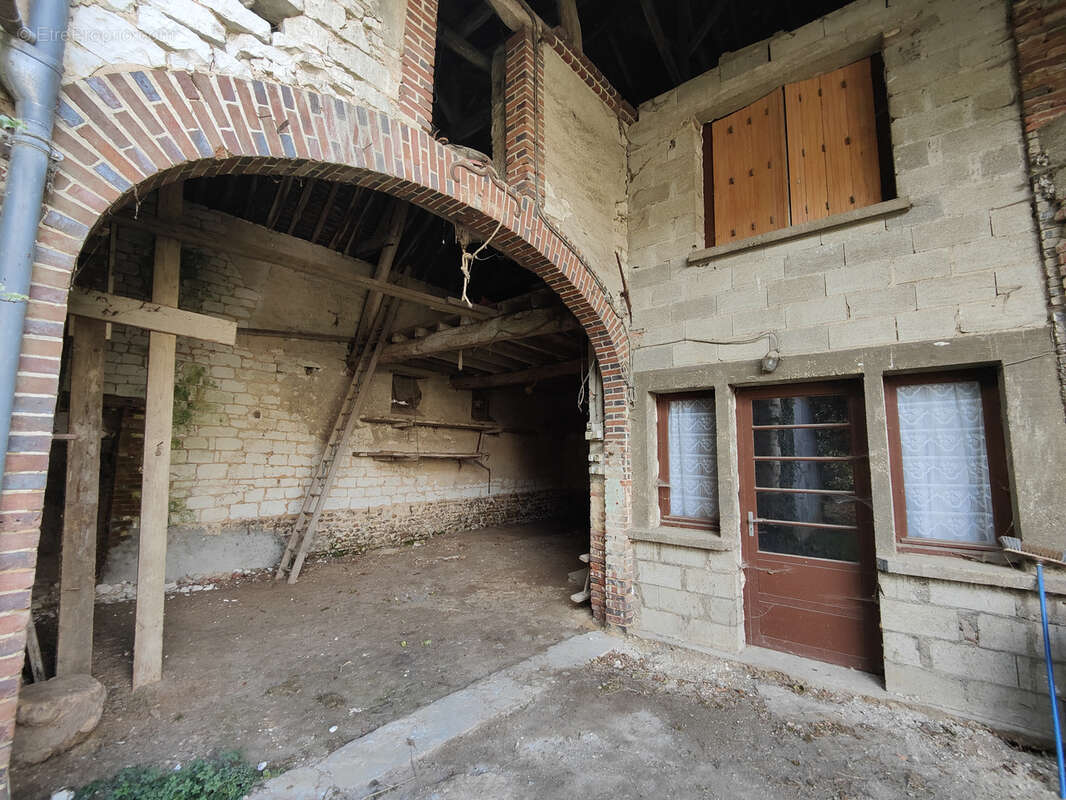 Maison à BUSSY-EN-OTHE