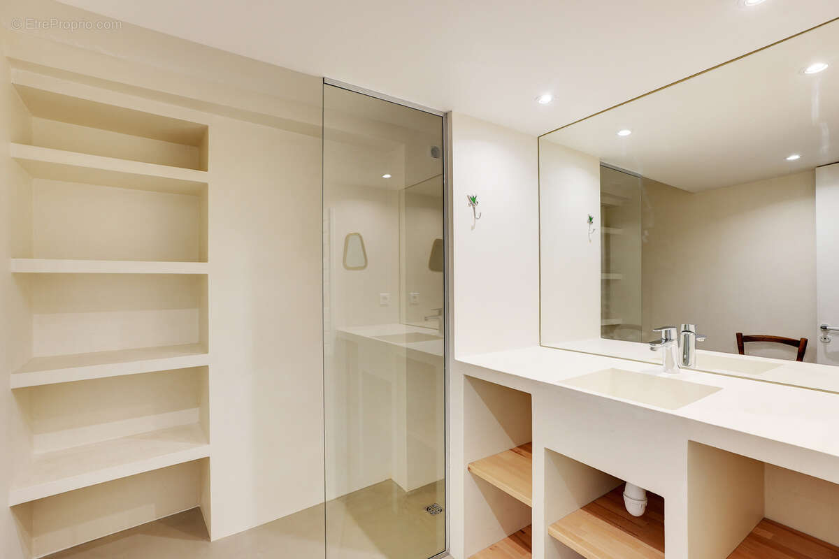 Appartement à PARIS-3E