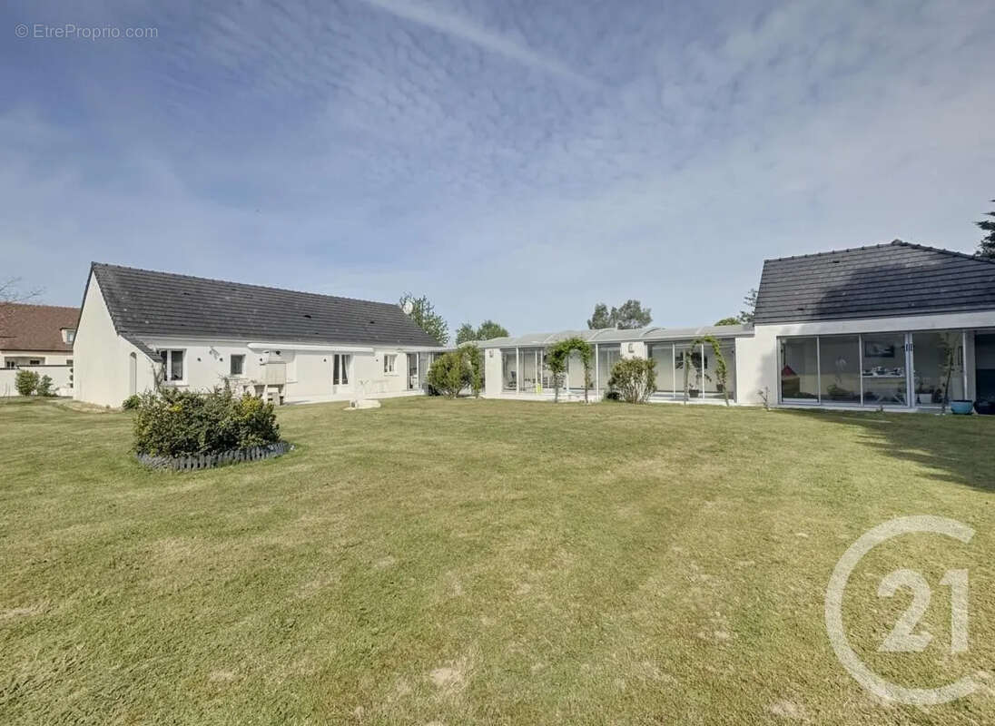 Maison à AMILLY