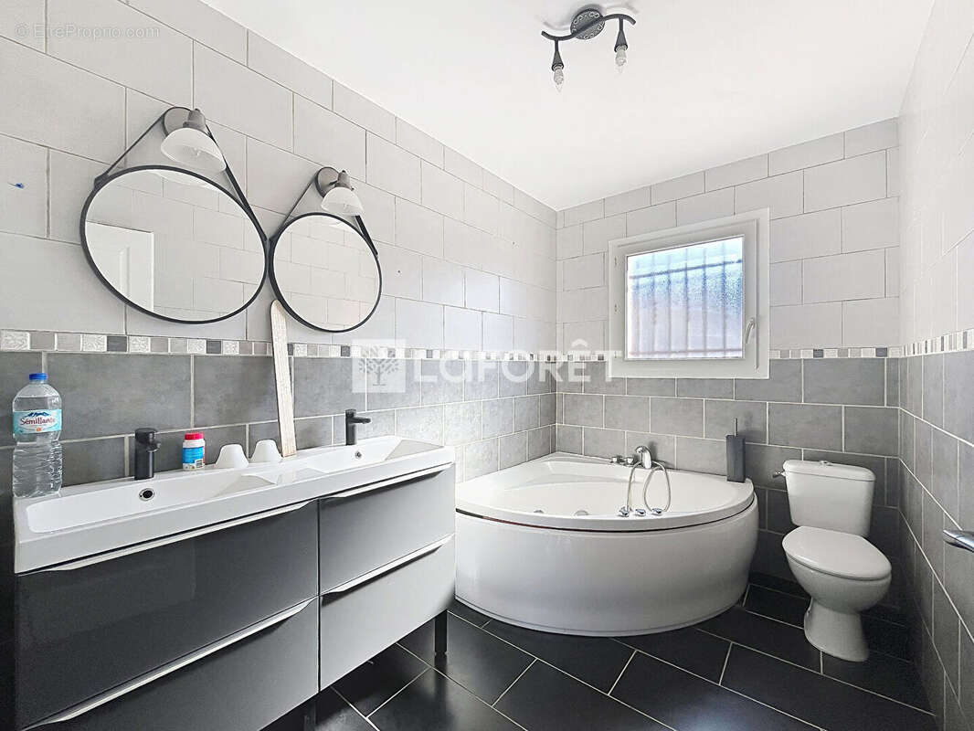 Maison à VILLELONGUE-DELS-MONTS