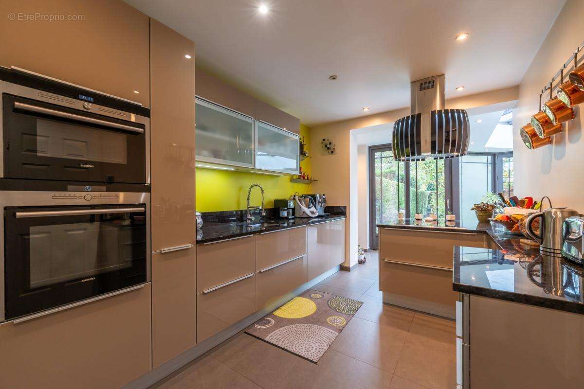 Maison à LA QUEUE-EN-BRIE