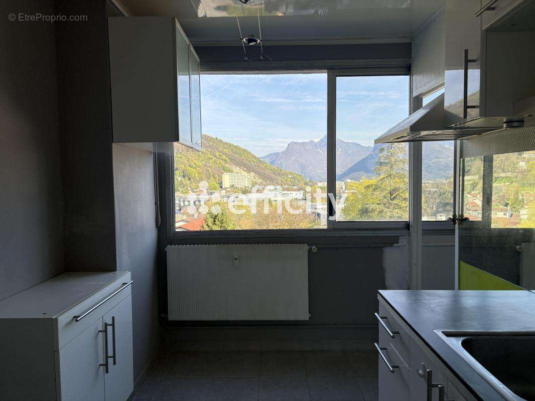 Appartement à SEYSSINET-PARISET