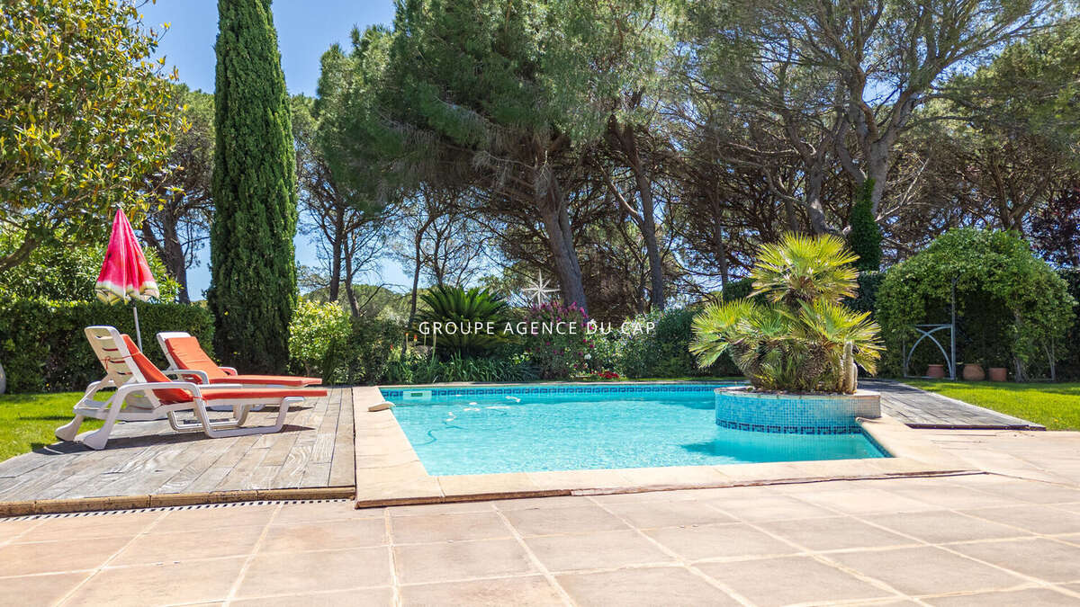 Valescure coeur des golfs villa 5 chambres de 200m² avec piscine - photo 17