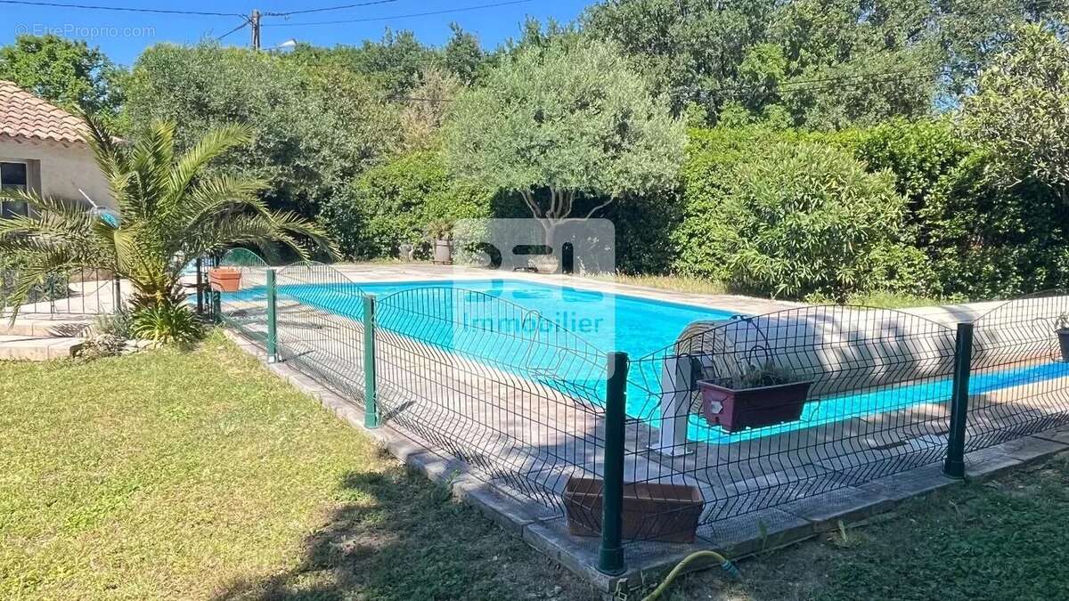 Maison à MORIERES-LES-AVIGNON