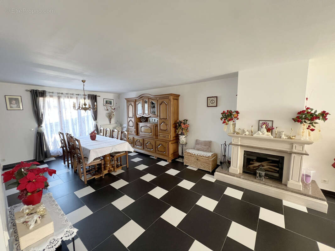 Maison à PONTAULT-COMBAULT