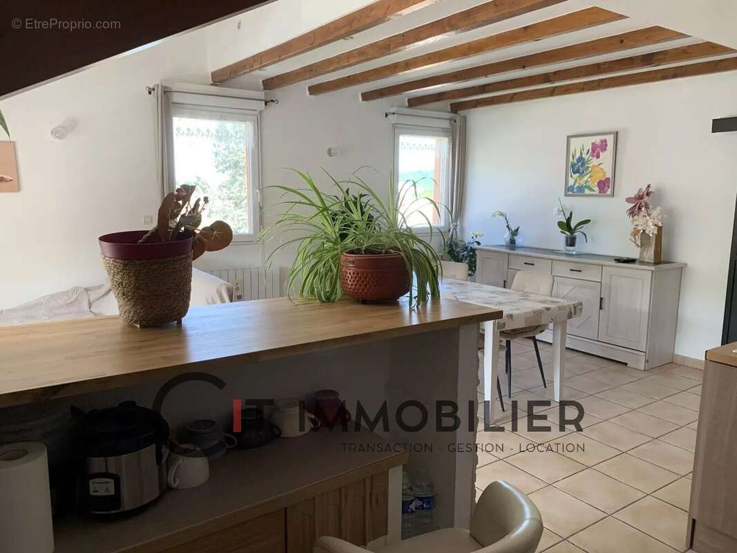 Appartement à LA TOUR-DU-PIN