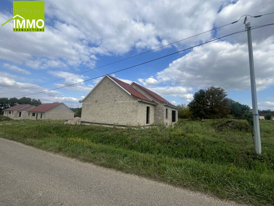 Maison à LONS-LE-SAUNIER